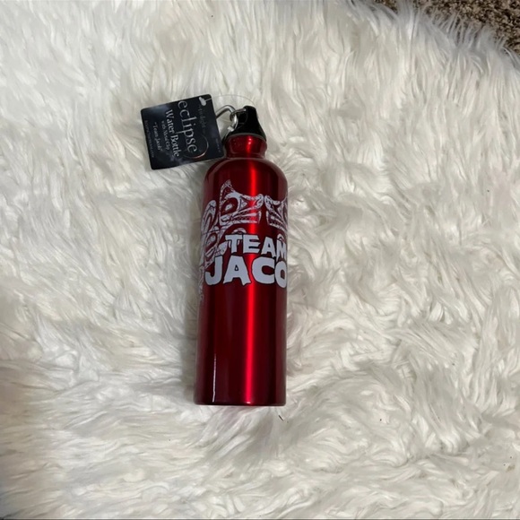 Twilight Eclipse Blockbuster Exclusive Team Jacob Water Bottle - Picture 2 of 5